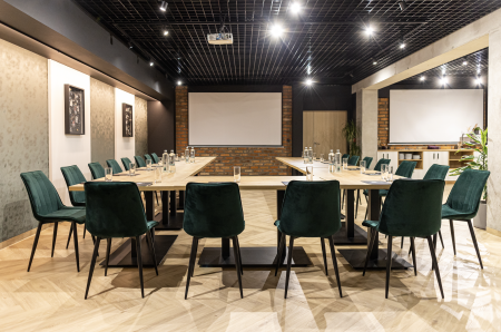 Nowa sala klubowa w Kompleksie Ignasiak we Wrześni – przestrzeń na szkolenia, spotkania i integracje firmowe