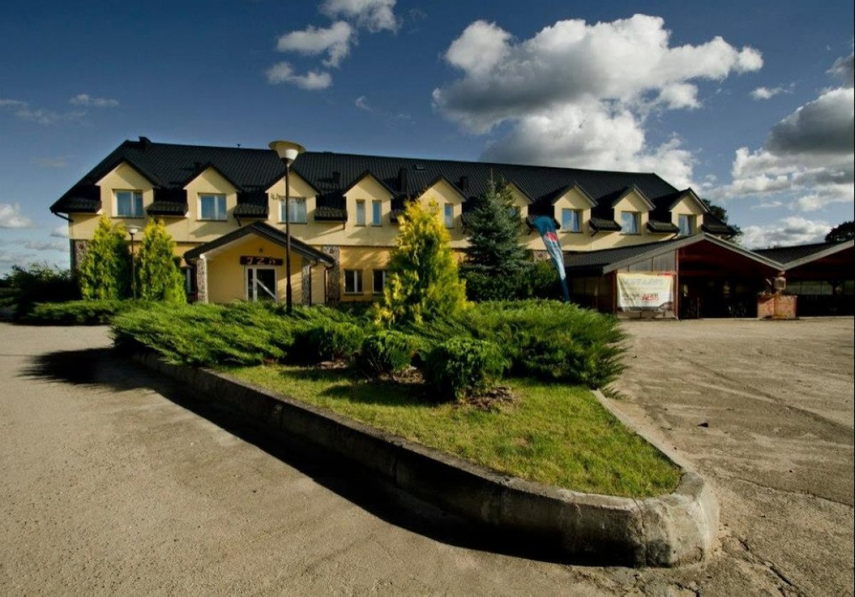 Piękne krajobrazy i komfortowy pobyt w Pensjonacie Karmuszka. 