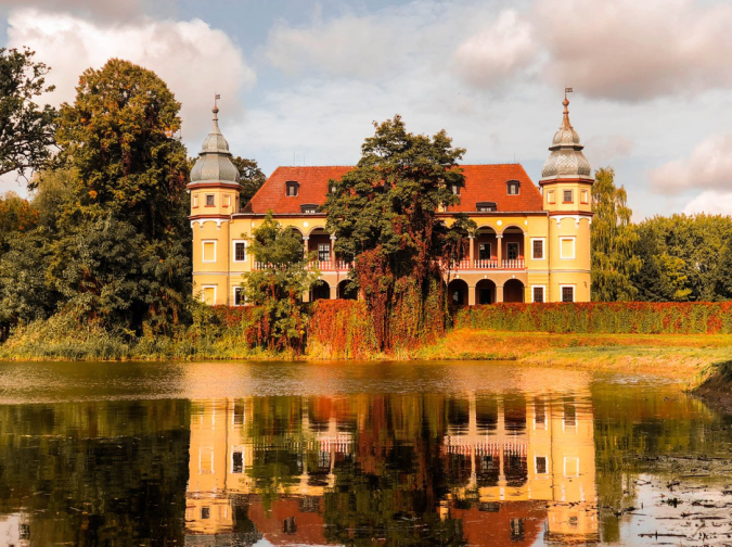 Zorganizuj konferencję w Pałacu Krobielowice – klimatycznym miejscu w województwie dolnośląskim