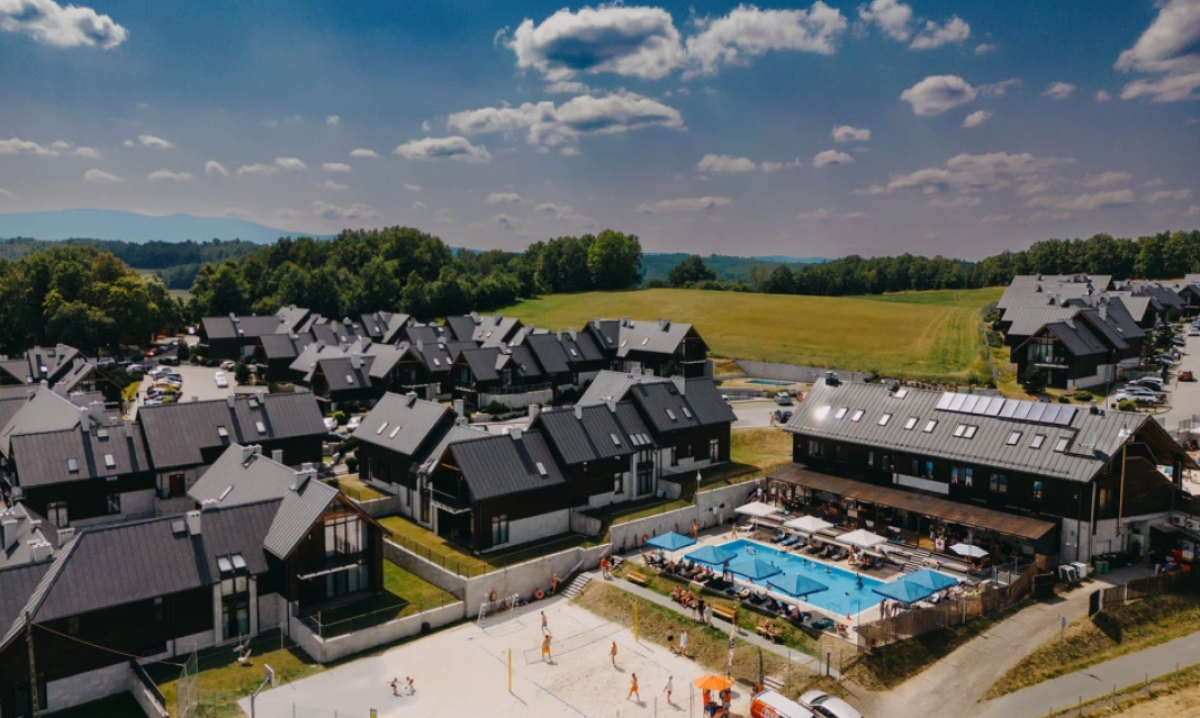 Konferencje z widokiem na Karkonosze – Osada Śnieżka zaprasza firmy na wyjątkowe wydarzenia biznesowe