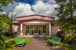 Hotele ** - Hotel w Dobieszkowie - obiekt - zdjęcie 1 