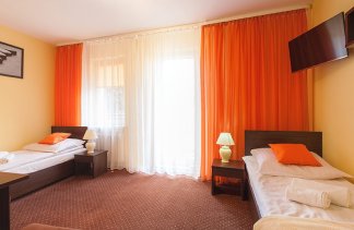 Hotele ** - Hotel w Dobieszkowie - Pokoje - zdjęcie 9 