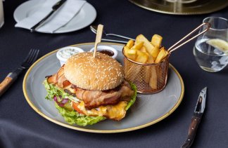 Hotele 4**** - Hotel META**** - restaurant - zdjęcie 5 