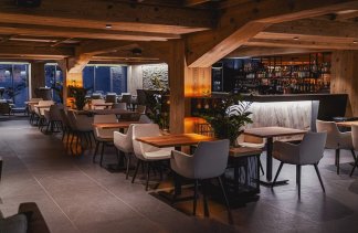 Hotele 4**** - Hotel META**** - restaurant - zdjęcie 11 