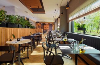 Hotele 4**** - Four Points by Sheraton Warsaw Mokotów - restaurant - zdjęcie 1 