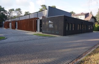 Obiekty konferencyjne - Centrum Konferencyjno-Wystawiennicze Instytutu Badawczego Leśnictwa - obiekt - zdjęcie 1 