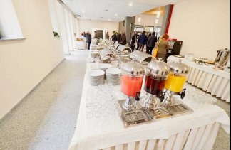 Obiekty konferencyjne - Centrum Konferencyjno-Wystawiennicze Instytutu Badawczego Leśnictwa - restaurant - zdjęcie 1 