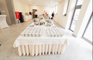 Obiekty konferencyjne - Centrum Konferencyjno-Wystawiennicze Instytutu Badawczego Leśnictwa - restaurant - zdjęcie 2 