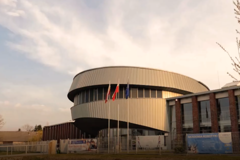 Hale widowiskowo - sportowe - Kampus Wielicki - zdjęcie 2