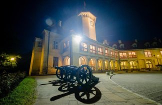 Hotele 3*** - Hotel Zamek Pułtusk *** Dom Polonii - obiekt - zdjęcie 2 