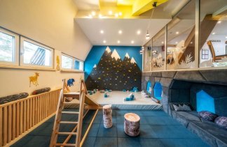 Zespół Dolina Białego sala zabaw Biały Potok