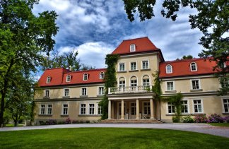 Hotele 4**** - Dwór Sieraków - obiekt - zdjęcie 1 