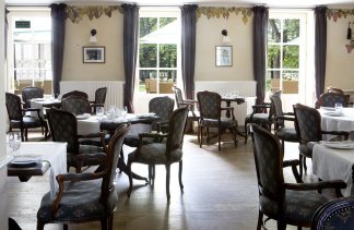 Hotele 4**** - Dwór Sieraków - restaurant - zdjęcie 1 