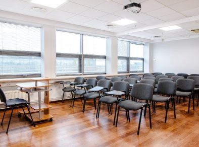 Lingwistyczna Szkoła Wyższa w Warszawie - sale konferencyjne Warszawa