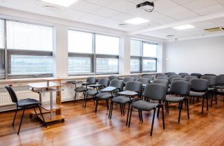 Sale konferencyjne - Lingwistyczna Szkoła Wyższa w Warszawie - obiekt - zdjęcie 1 