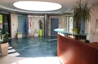 Sale konferencyjne - Lingwistyczna Szkoła Wyższa w Warszawie - obiekt - zdjęcie 2 