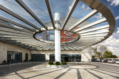 Hotele 4**** - DoubleTree by Hilton Hotel & Conference Centre Warsaw - zdjęcie 2