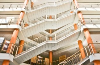 Uczelnie - Wydział Zarządzania Uniwersytetu Łódzkiego - obiekt - zdjęcie 5 