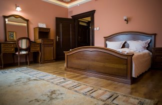 Restauracje - Restauracja Leśniczówka - Pokoje - zdjęcie 2 