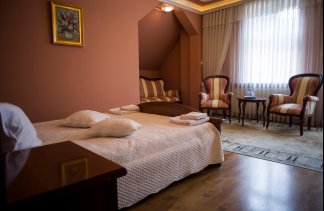 Restauracje - Restauracja Leśniczówka - Pokoje - zdjęcie 3 