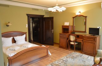 Restauracje - Restauracja Leśniczówka - Pokoje - zdjęcie 1 