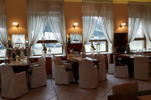 Centra konferencyjne - CENTRUM RESTAURACYJNO-KONFERENCYJNE "CLUB 99" - zdjęcie 2