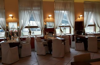 Centra konferencyjne - CENTRUM RESTAURACYJNO-KONFERENCYJNE "CLUB 99" - restaurant - zdjęcie 2 