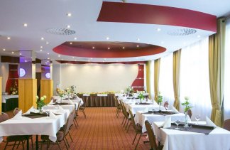 Hotele ** - Hotel Unibus ** - restaurant - zdjęcie 1 