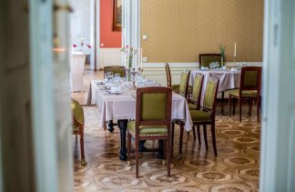 Pałace - Pałac w Racocie - Stadnina Koni Racot Sp. z o.o. - restaurant - zdjęcie 1 