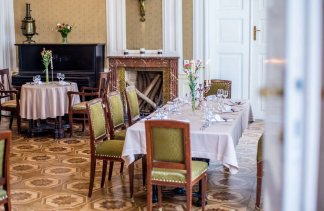 Pałace - Pałac w Racocie - Stadnina Koni Racot Sp. z o.o. - restaurant - zdjęcie 9 