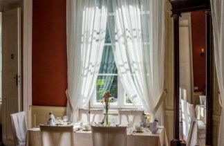 Pałace - Pałac w Racocie - Stadnina Koni Racot Sp. z o.o. - restaurant - zdjęcie 4 