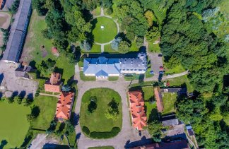 Pałace - Pałac w Racocie - Stadnina Koni Racot Sp. z o.o. - service - zdjęcie 5 