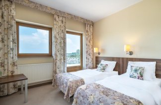 Hotele 3*** - Karczma Łabędź Hotel *** - Pokoje - zdjęcie 3 