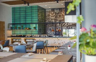 Hotele 4**** - Q Hotel Plus Wrocław Bielany - restaurant - zdjęcie 3 