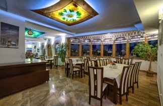 Centrum Konferencyjno-Wypoczynkowe - Montenero Resort&Spa - restaurant - zdjęcie 1 