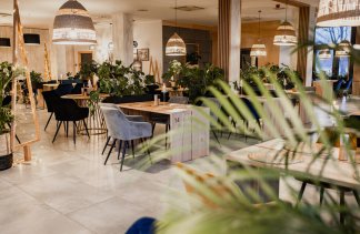 Hotele konferencyjne - Hotel Natural w Rezerwacie z Plażą na Wyspie - restaurant - zdjęcie 2 