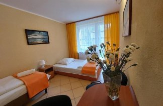 Centrum Konferencyjno-Wypoczynkowe - Ośrodek Wypoczynkowy BAŁTYK - Pokoje - zdjęcie 4 