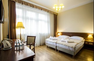 Obiekty kultury - Uzdrowiska Kłodzkie S.A. Grupa PGU  Teatr Zdrojowy im. S. Moniuszki - Pokoje - zdjęcie 1 