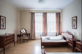 Obiekty kultury - Uzdrowiska Kłodzkie S.A. Grupa PGU  Teatr Zdrojowy im. S. Moniuszki - Pokoje - zdjęcie 2 