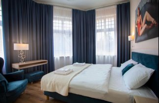 Obiekty kultury - Uzdrowiska Kłodzkie S.A. Grupa PGU  Teatr Zdrojowy im. S. Moniuszki - Pokoje - zdjęcie 4 