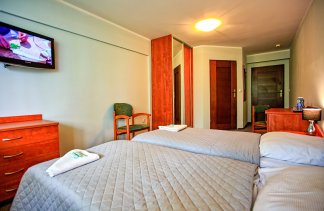 Hotele ** - Hotel Karolinka - Pokoje - zdjęcie 9 