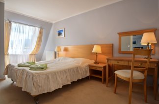 Hotele ** - Hotel Karolinka - Pokoje - zdjęcie 1 