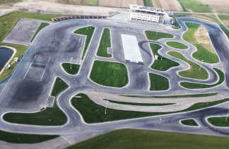 Obiekty konferencyjne - Centrum Szkoleniowo-Konferencyjne Autodrom Jastrząb - obiekt - zdjęcie 2 