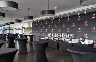Obiekty konferencyjne - Centrum Szkoleniowo-Konferencyjne Autodrom Jastrząb - restaurant - zdjęcie 1 