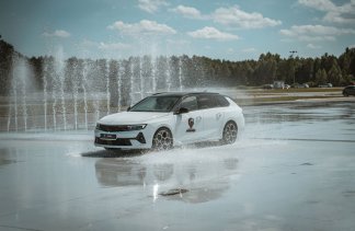 Obiekty konferencyjne - Centrum Szkoleniowo-Konferencyjne Autodrom Jastrząb - service - zdjęcie 3 