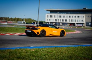 Obiekty konferencyjne - Centrum Szkoleniowo-Konferencyjne Autodrom Jastrząb - service - zdjęcie 2 