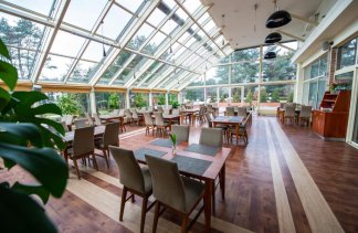 Centrum Konferencyjno-Wypoczynkowe - Resort Jurajski - restaurant - zdjęcie 1 