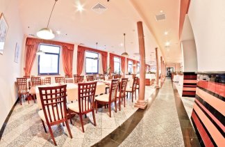 Hotele ** - Hotel 500 - Stryków - obiekt - zdjęcie 4 