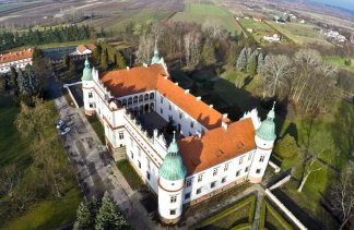 Hotele 3*** - Zamek w Baranowie Sandomierskim - obiekt - zdjęcie 1 