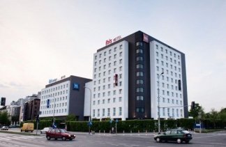 Hotele ** - Hotel Ibis Warszawa Reduta - obiekt - zdjęcie 1 